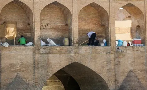 گند زدن به سی و سه پل