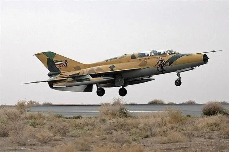 سقوط یک فروند هواپیمای آموزشی اف 7 ‌در منطقه انارک اصفهان