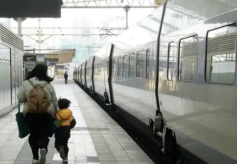 امیدواری کره جنوبی به افزایش زاد و ولد با قطارهای سریع السیر جدید 