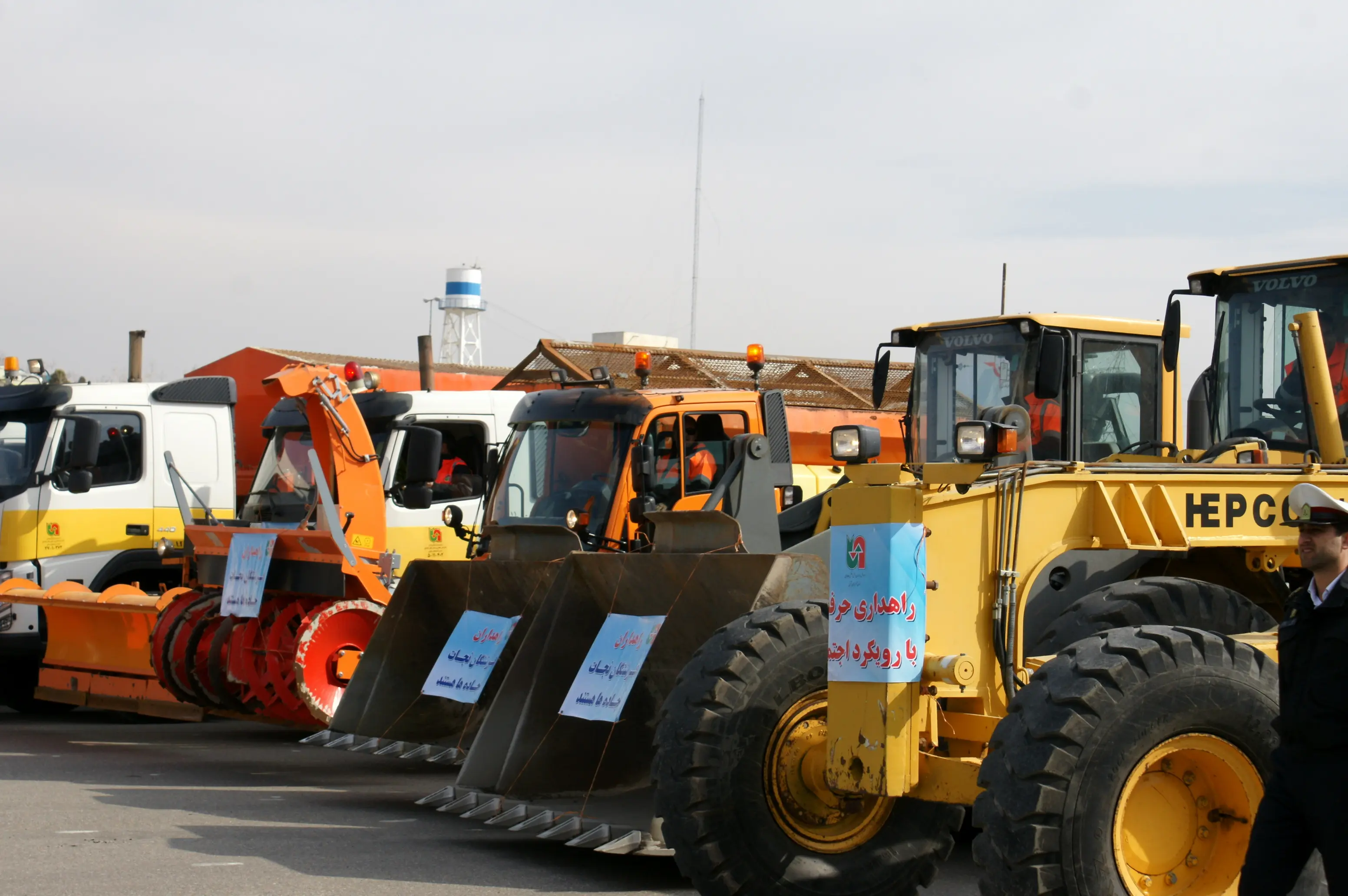اعزام ماشین‌آلات راهداری آذربایجان‌شرقی برای بازگشایی راه‌های لرستان