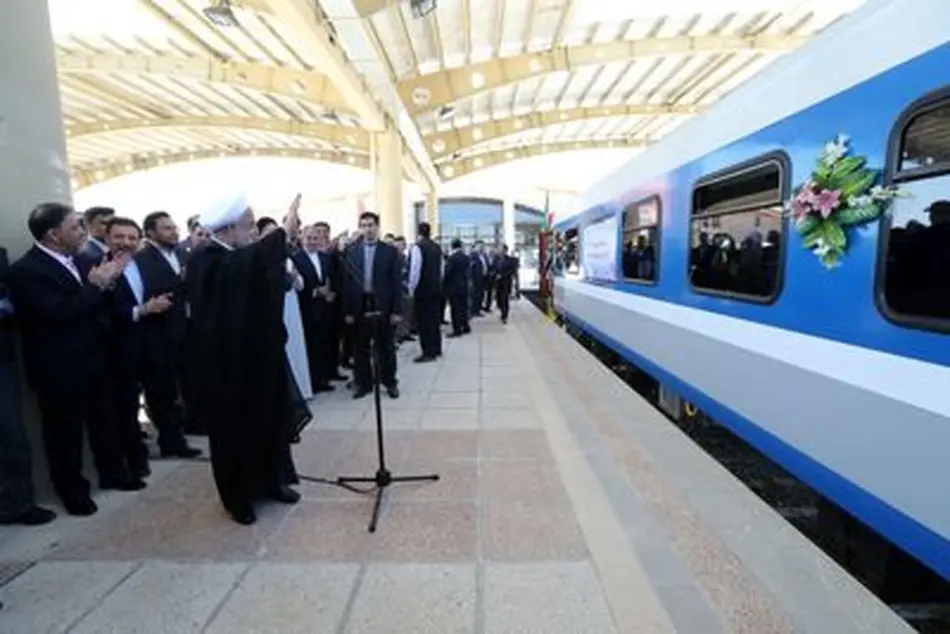 نخستین قطار مسافری کرمانشاه وارد مشهد شد