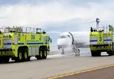 آتش گرفتن یک هواپیمای مسافری در آمریکا به هنگام فرود