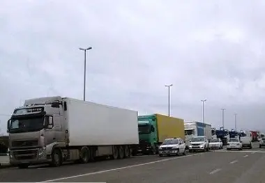 
افزایش ظرفیت تردد کامیون‌ در مرز بازرگان به ۱۲۰۰ دستگاه
