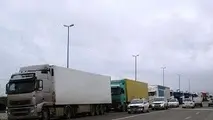 
افزایش ظرفیت تردد کامیون‌ در مرز بازرگان به ۱۲۰۰ دستگاه
