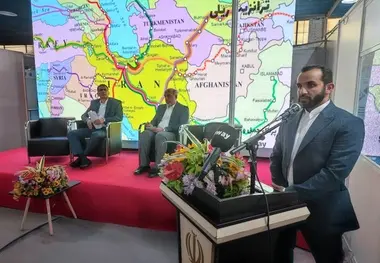 گزارش تصویری برگزاری نشست فرصت‌ ها و چالش های ترانزیت ریلی در دومین روز از یازدهمین نمایشگاه حمل و نقل ریلی