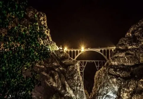 عکس | نمای زیباترین پل ایران در شب