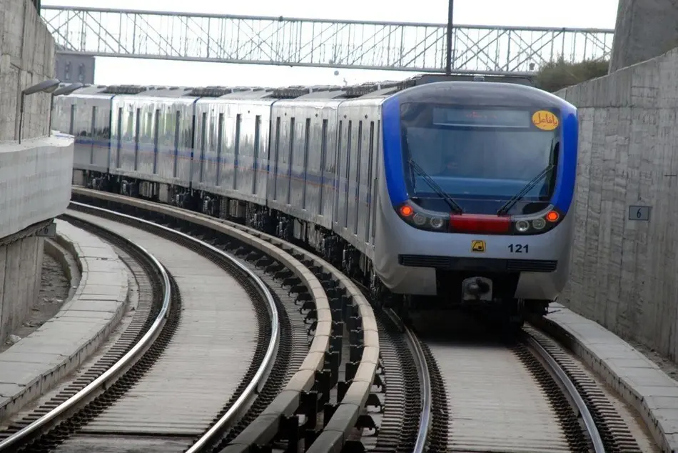رفع نقص فنی در حرکت قطارهای خط یک و سه متروی تهران