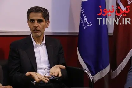 سعید محمدزاده در غرفه تین
