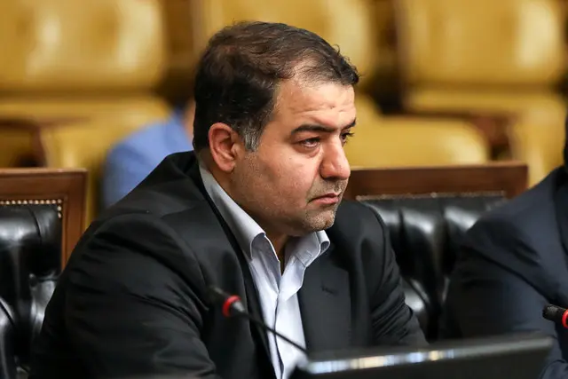 بررسی هزینه‌های فاقد سند در دوران "احمدی‌نژاد" و "قالیباف" در شورا/استخدام ۳ نفر برای هر صندلی در شهرداری تهران 