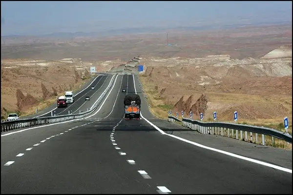 اجرای بیش از هزار کیلومتر عملیات خط‌کشی در راه‌های استان همدان