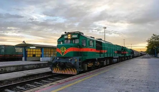 قطار ذخیره برای مسافران حادثه قطار از یزد به نایین اعزام شد