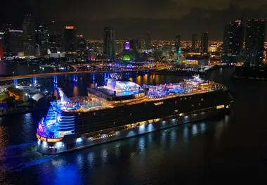 Royal Caribbean Orders Sixth Oasis-Class Ship in France