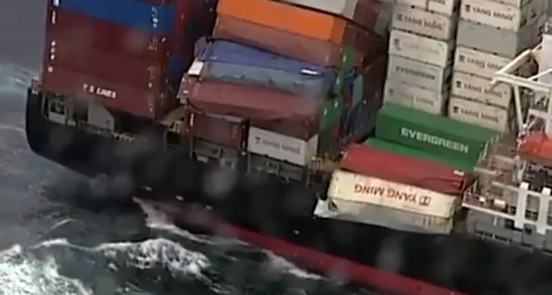 83 containers fall off Yang Ming boxship off Australia
