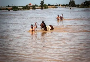 گرفتاری ۳۰۰ نفر از اهالی روستای «آلبونیس» اهواز در سیل