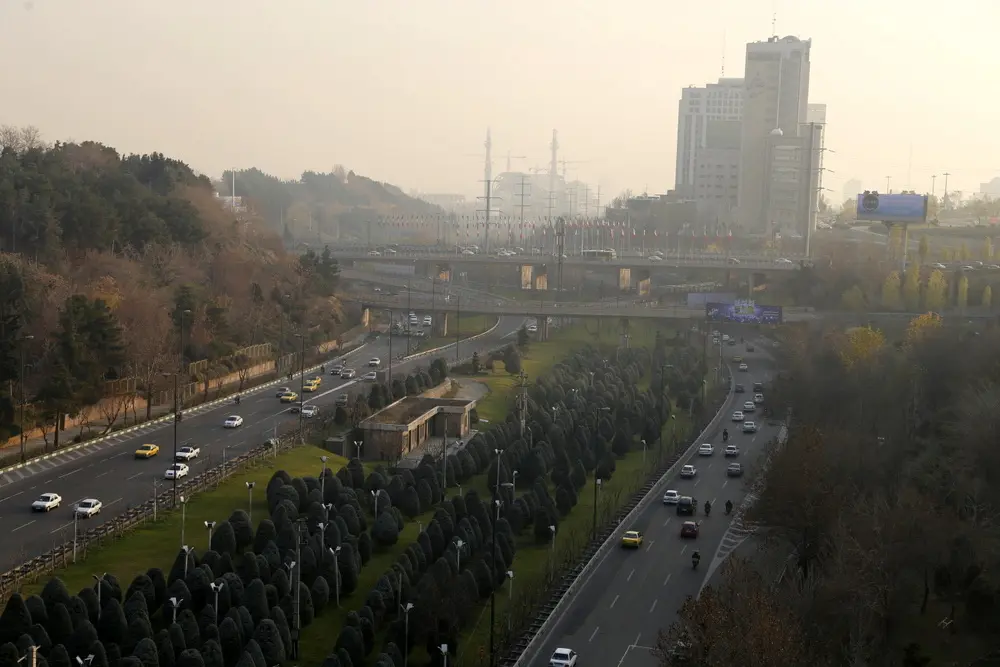 شهر تهران با آلودگی صوتی، هوا و خاک دست به گریبان است
