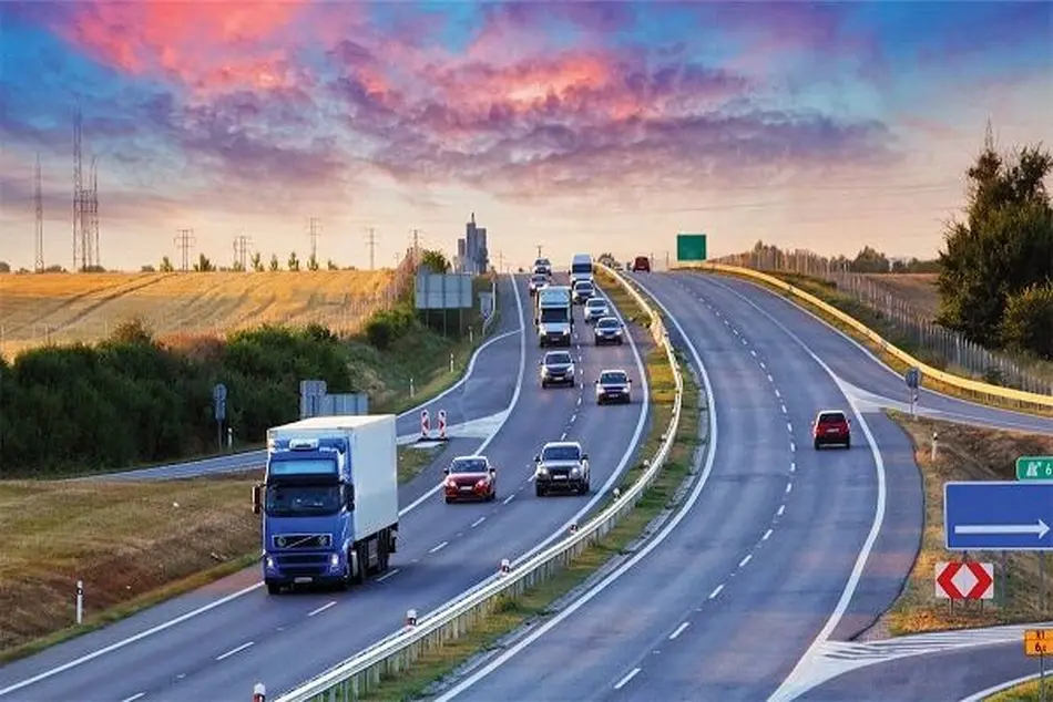 نقش حمل و نقل جاده‌ ای در توسعه گردشگری
