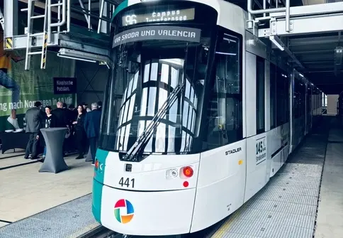 Stadler’s TINA trams begin trial operations in Halle, Germany