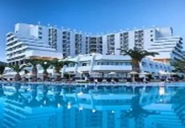 باید ۳۰هتل چهار و پنج ستاره در فارس ساخته شود
