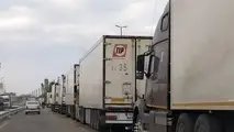 فیلم| سریال ادامه دار تصادف کامیون ها در ایست و بازرسی نایین+ راهکار
