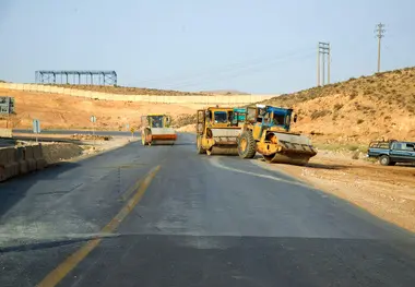 قطعه هفتم آزادراه شیراز اصفهان آماده بهره‌ برداری شد/شاهراهی تازه برای رونق ۱۲ شهرستان