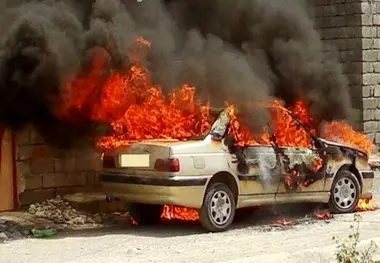 سرنشین پژو ۴۰۵ در میان شعله های آتش جان داد