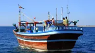 نجات ۵ سرنشین قایق صیادی در آب های دریای عمان