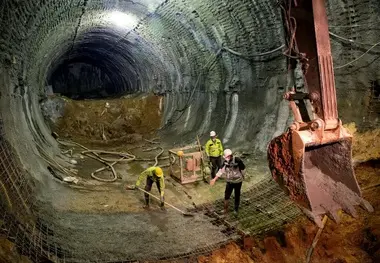 UK: HS2 Tunnelling Machine Completes 5-Mile Journey