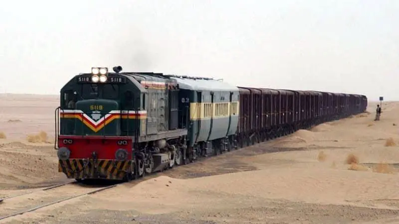 قطار باری پاکستان در زاهدان از ریل خارج شد