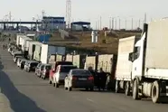 توقف و زمین گیر شدن کامیون های ترانزیتی در مرز ازبکستان/ رانندگان ترانزیت چه کسی را مقصر می دانند؟  