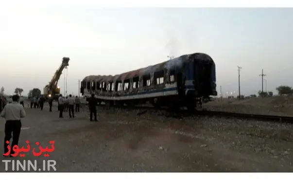 آتش‌سوزی در لوکوموتیو قطار در اتوبان تهران - قم