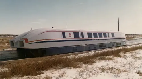 Hovertrain؛ قطار راکتی (2)