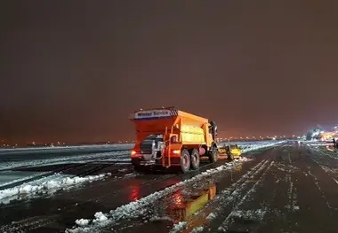 انجام چهار مرحله عملیات برف روبی در فرودگاه تبریز