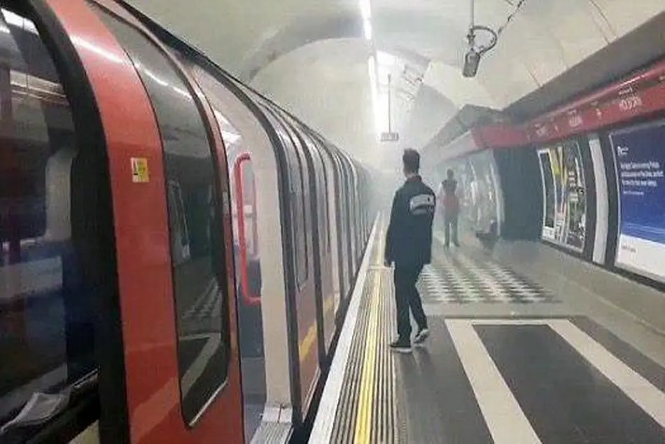 تخلیه ایستگاه متروی لندن در پی دود غلیظ
