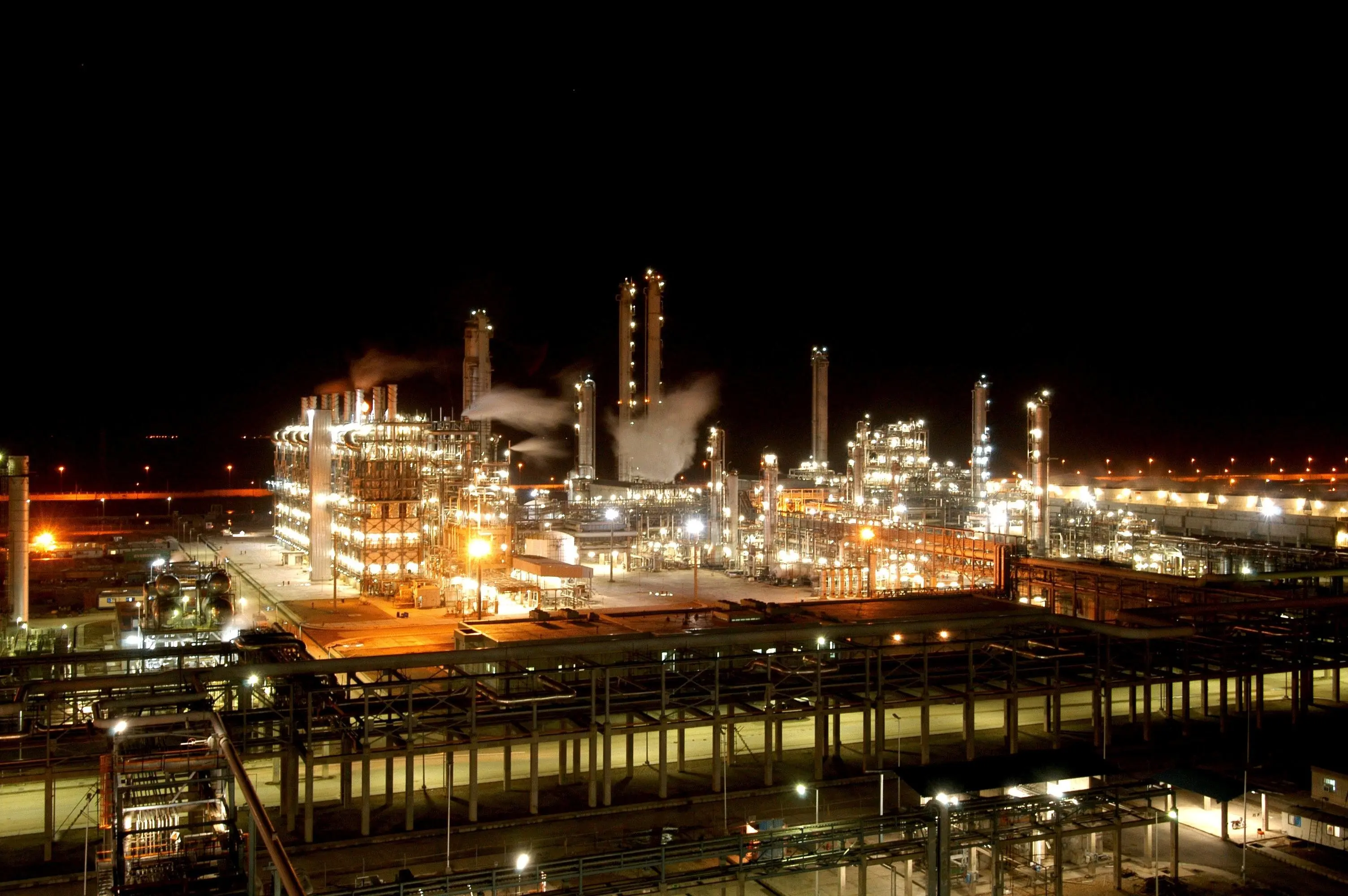 پالایشگاه‌های ایران توان تولید فراورده‌های نفتی را ندارند