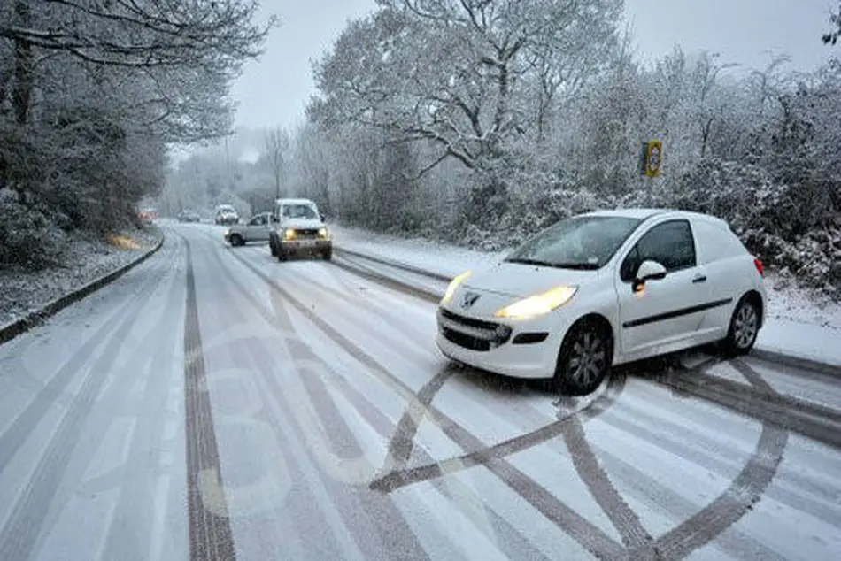 جاده های آذربایجان شرقی باز ولی لغزنده است