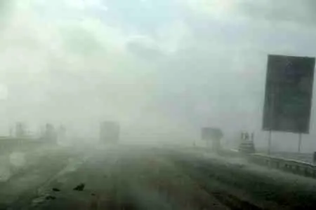 بارش برف برخی جاده های استان زنجان را در برگرفته است