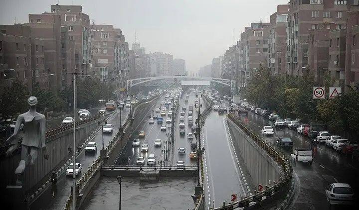 بارش برف و باران در محورهای برون شهری تهران و ۱۴ استان کشور