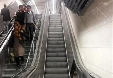 پله برقی های فرسوده با آسانسور جایگزین می شوند
