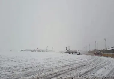 جدال 72 ساعته با برف و سختی در مهرآباد