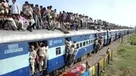 مسافران عجیب این قطارها بدون صندلی هم به مقصدشان می‌رسند
