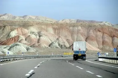 اجرای ۳۵ کیلومتر پروژه راهسازی در زنجان