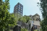 خانه های غیر ایمن در شمال تهران تخریب می شوند