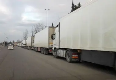روان  سازی نسبی تردد کامیون  های صادراتی در مرز آستارا