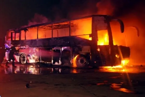 گزارش راهداری درباره تصادف تانکر و اتوبوس مسافری در سنندج 