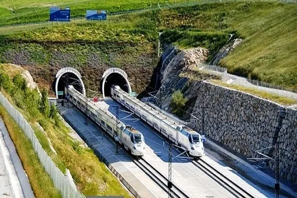 ایمنی تونل ریلی ۹ کیلومتری در مسیر تهران تبریز در حال تکمیل است 
