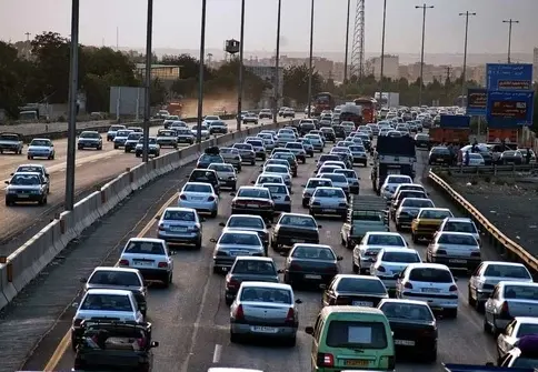 
ترافیک در آزادراه تهران-کرج سنگین است
