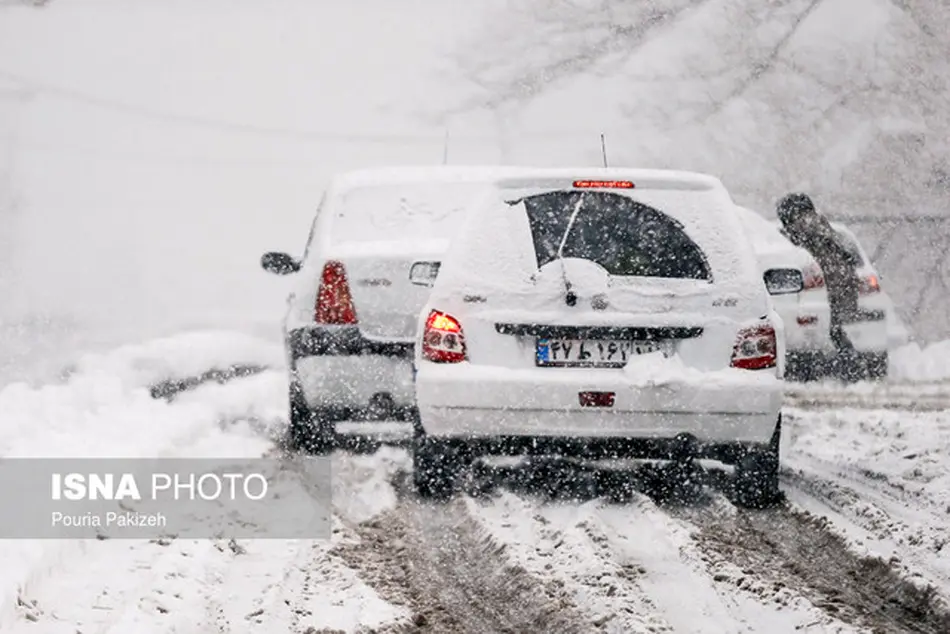 امدادرسانی به 167 خودروی گرفتار در برف
