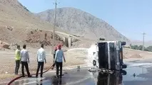 تانکر 30 هزار لیتری بنزین در محور صحنه واژگون شد