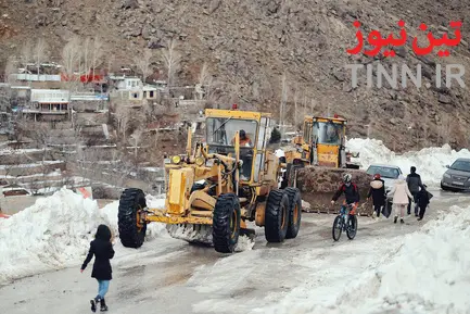 عملیات بازگشایی جاده پیست اسکی تاریک دره همدان