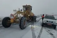 راهداری زمستانی با ۲۳ هزار کیلومتر برفروبی در سه روز/ کاهش دید ۲ متری در آزادراه قزوین رشت